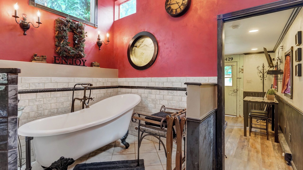 Photo of Bathroom in Cascade