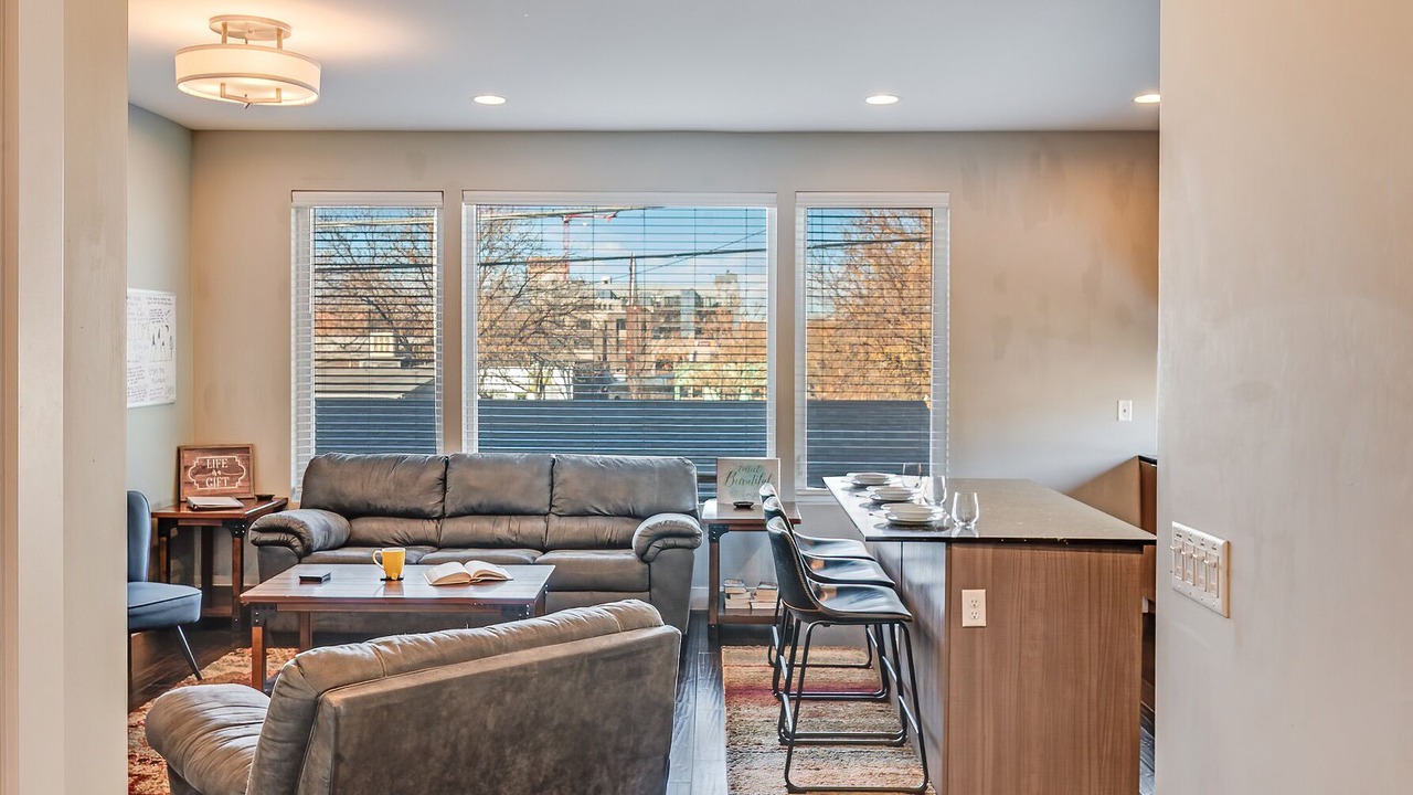 Photo of Livingroom in Curtis Park