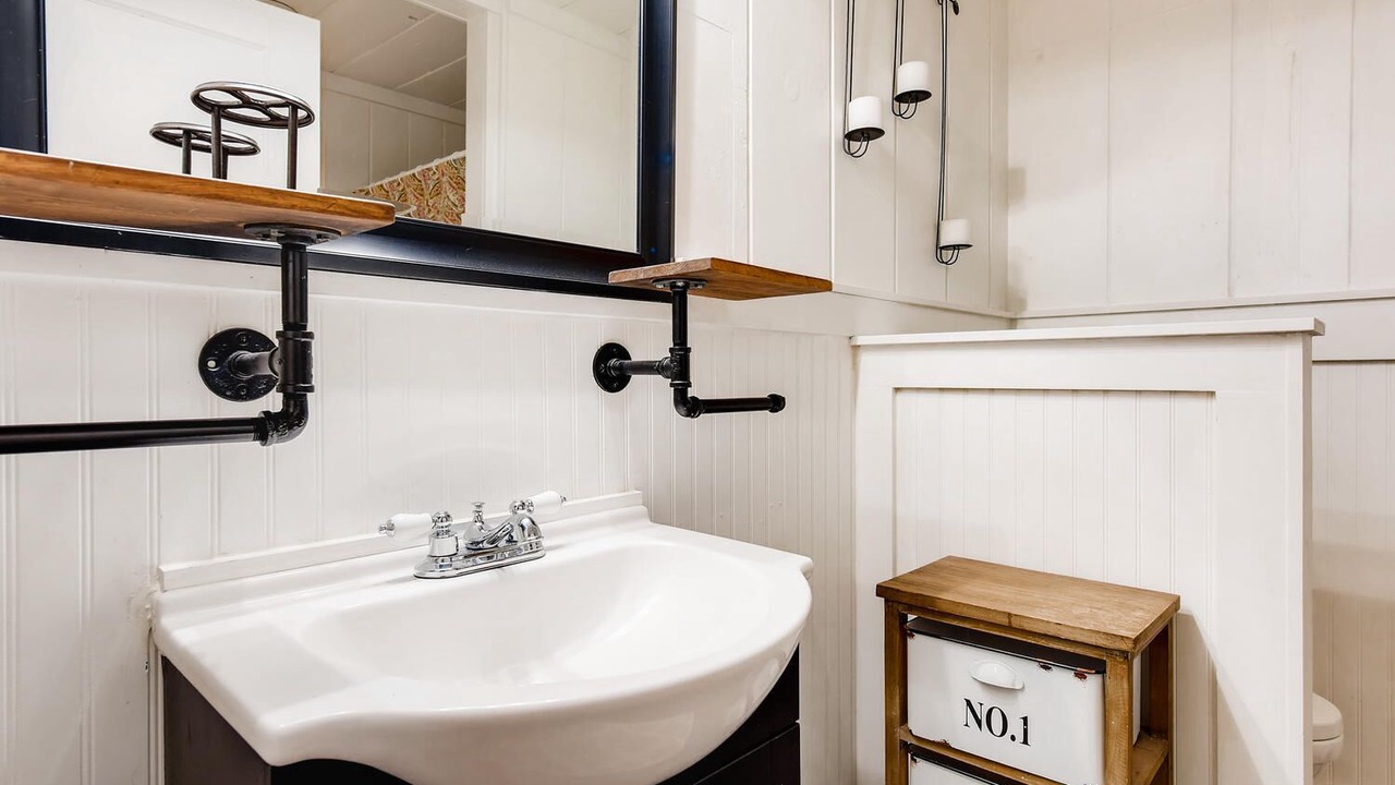 Photo of Bathroom in Broadmoor