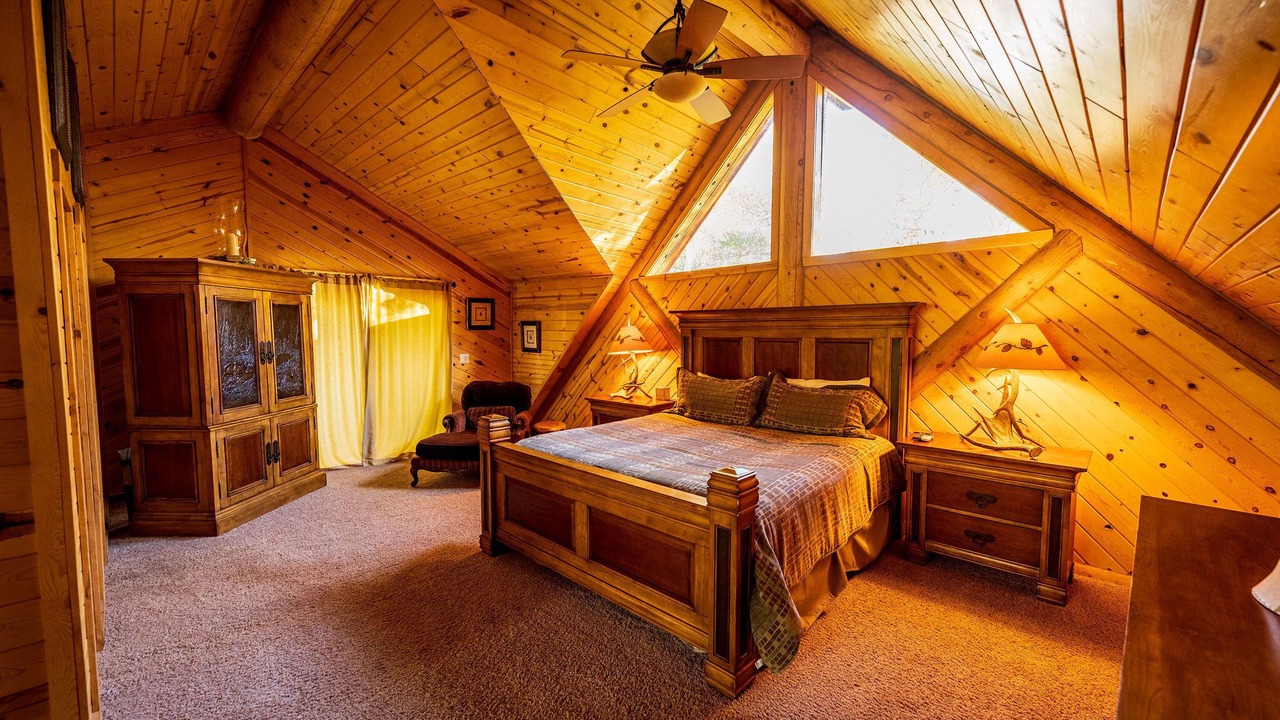 Photo of Bedroom in Warm Springs