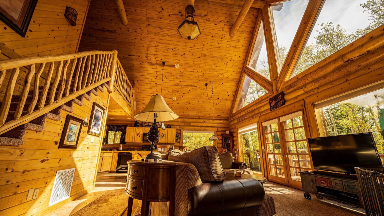 Photo of Livingroom in Warm Springs