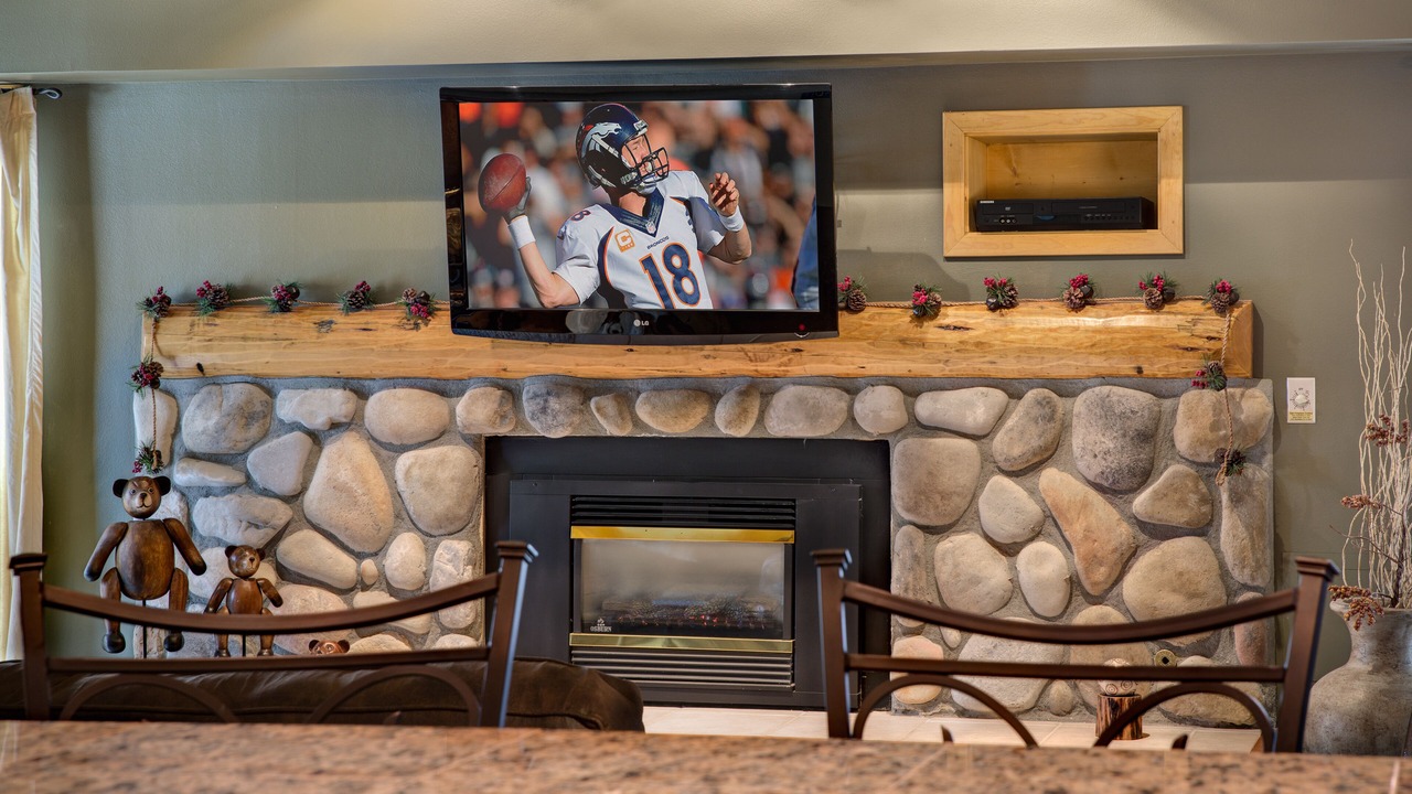 Photo of Livingroom in Peak 9