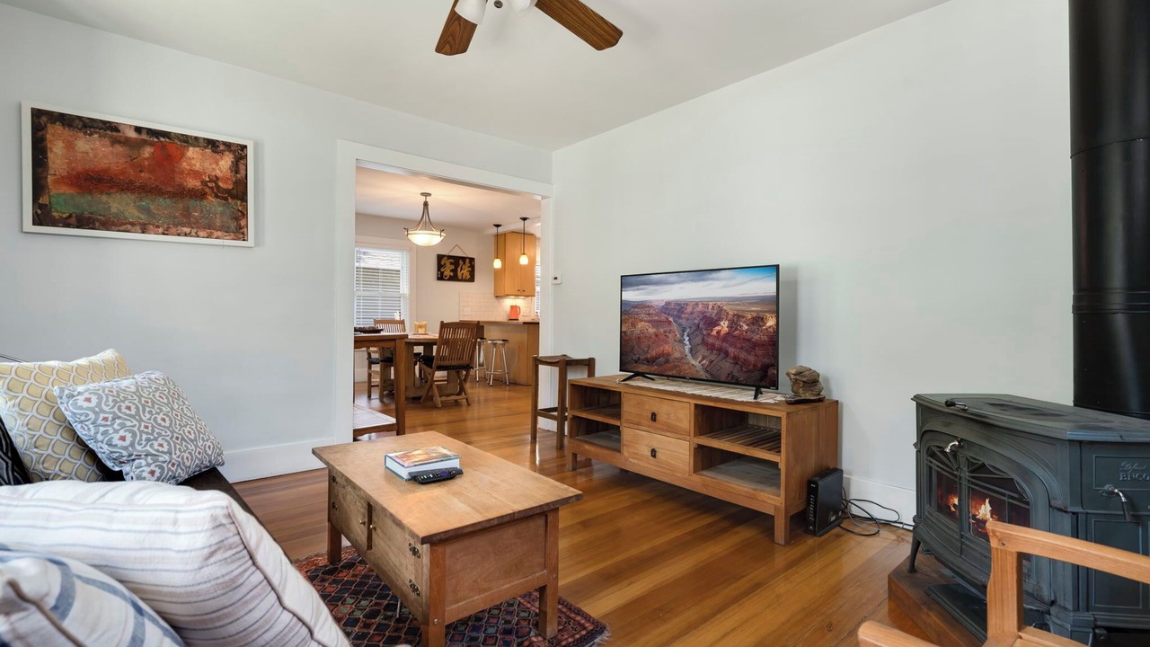 Photo of Livingroom in Martinez Park
