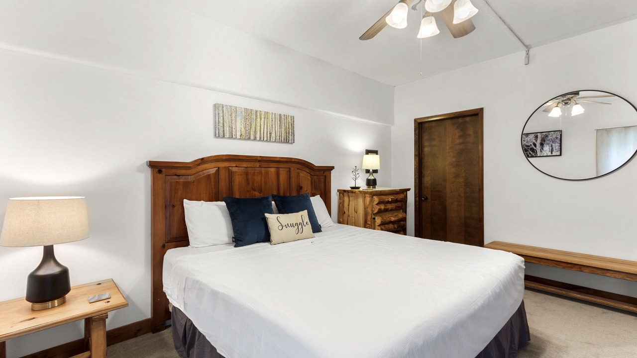 Photo of Bedroom in Peak 9