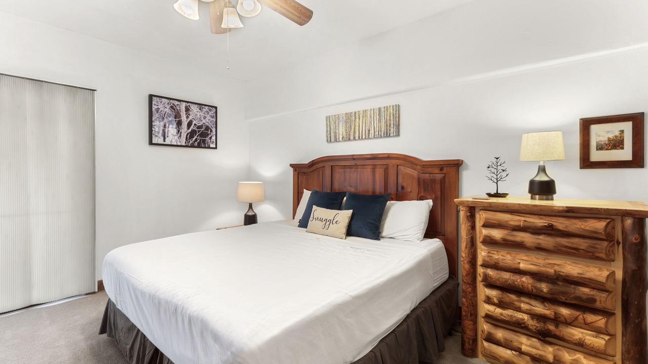 Photo of Bedroom in Peak 9