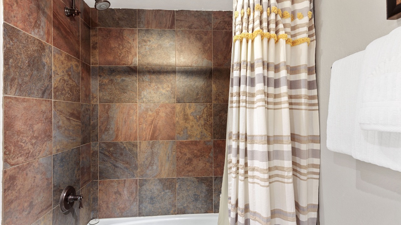 Photo of Bathroom in Peak 9