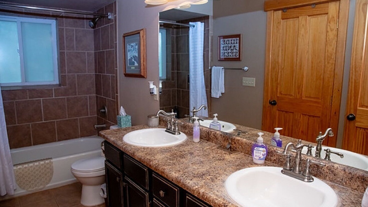 Photo of Bathroom in Meeker