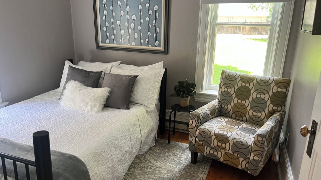 Photo of Bedroom in Old North End