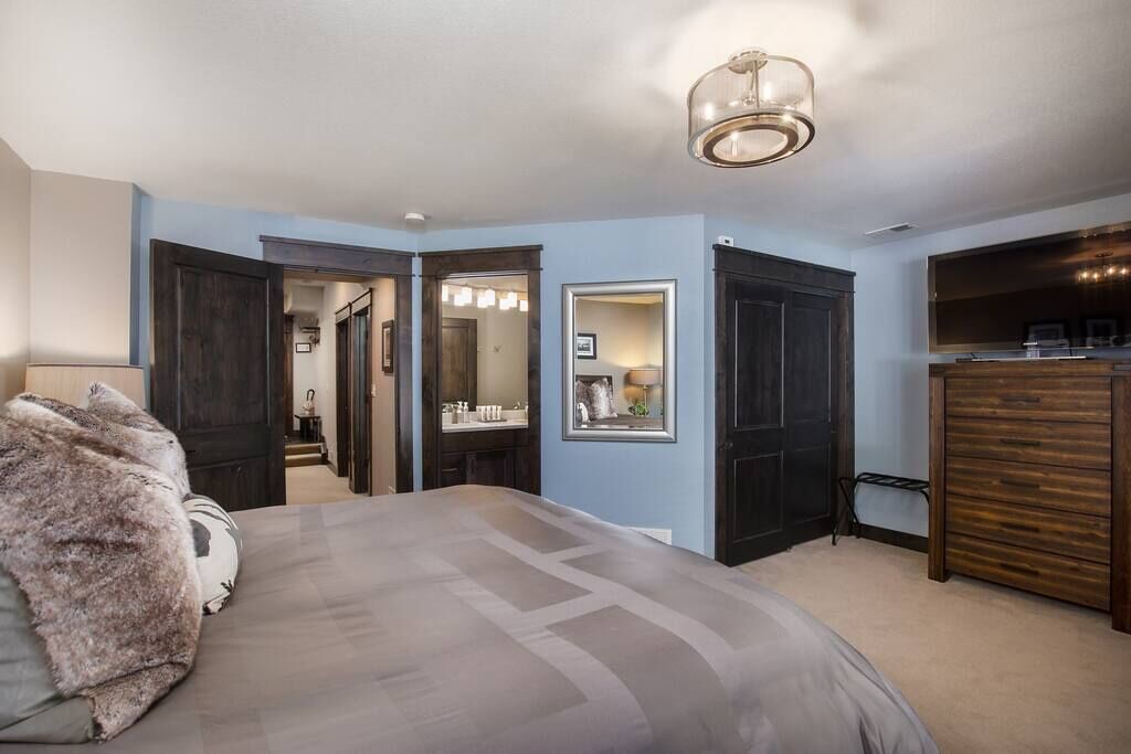 Photo of Bathroom in Warrior's Mark