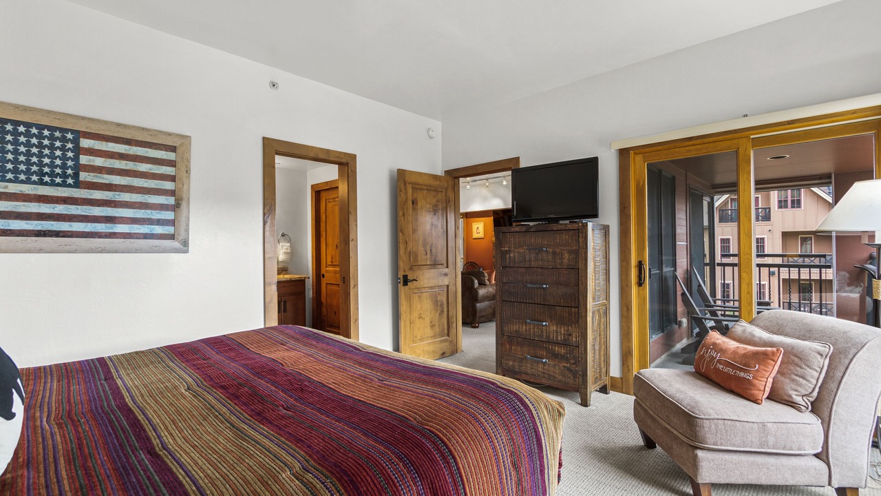 Photo of Bedroom in Peak 9