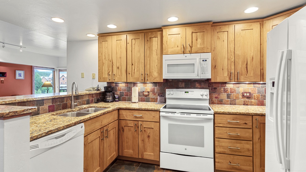 Photo of Kitchen in Peak 9