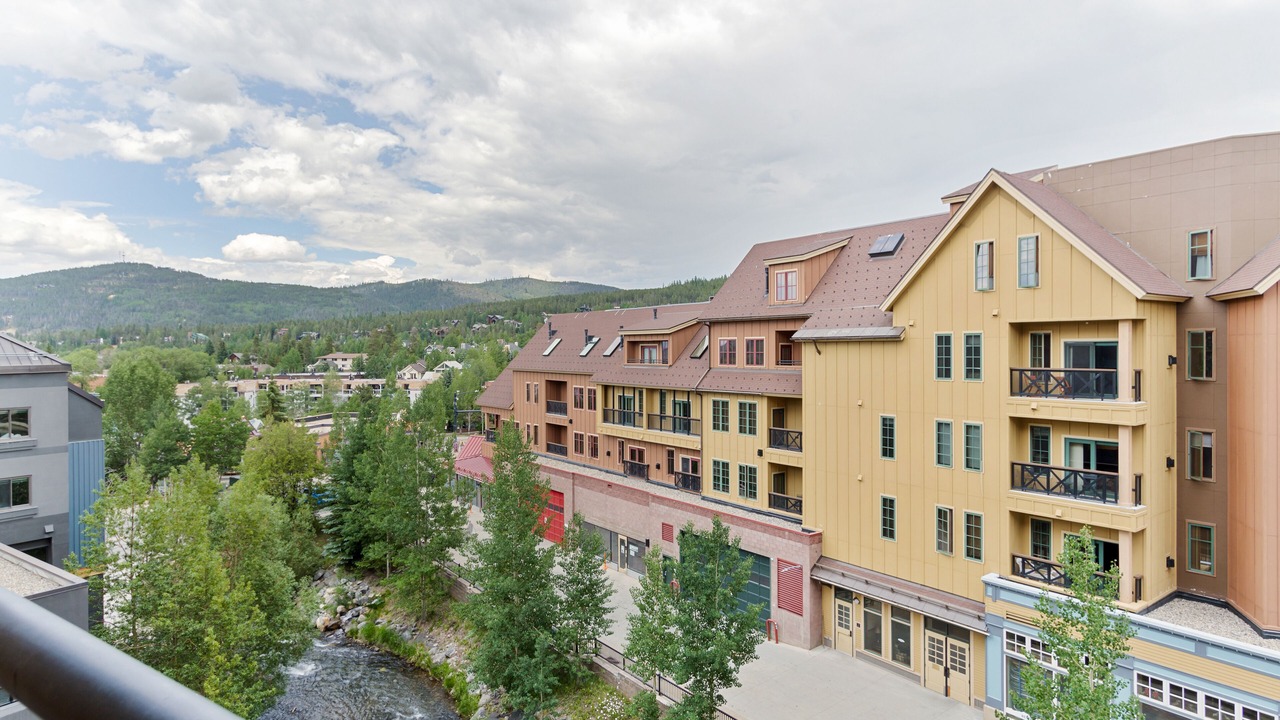 Photo of Outdoor in Peak 9