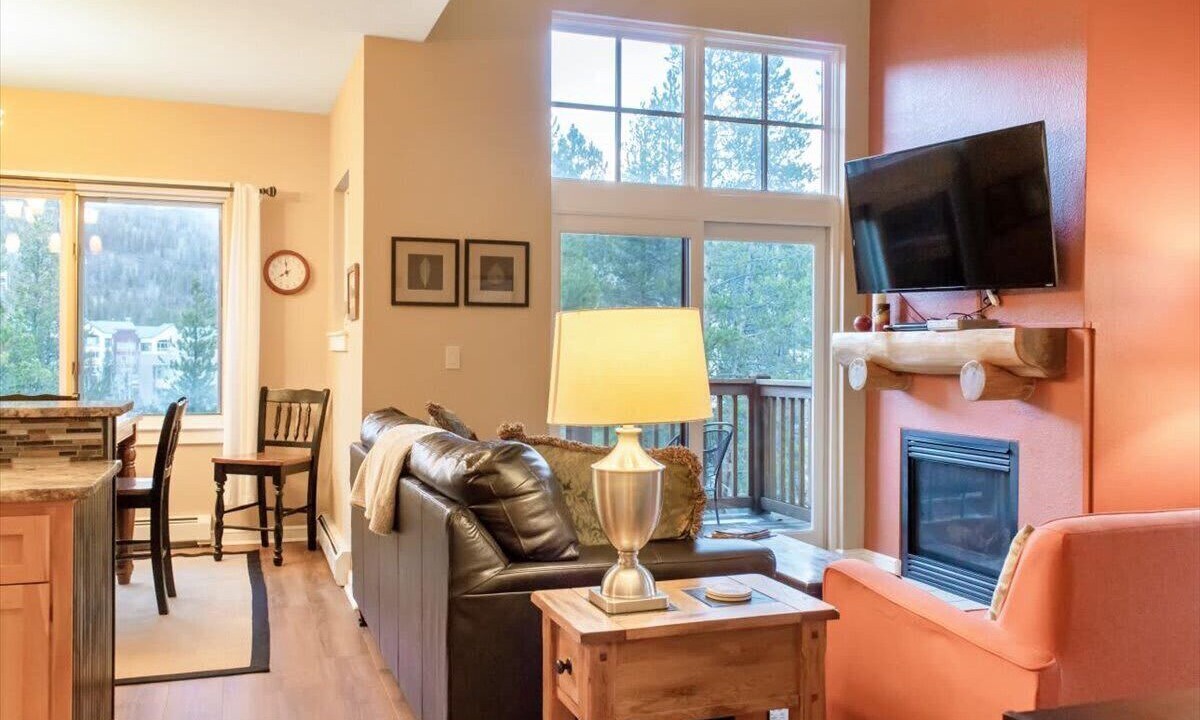 Photo of Livingroom in Lakeside Village