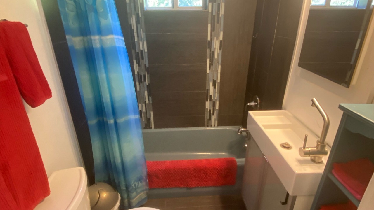 Photo of Bathroom in Mapleton Hill