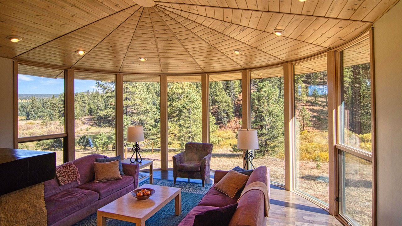 Photo of Livingroom in Woodland Park