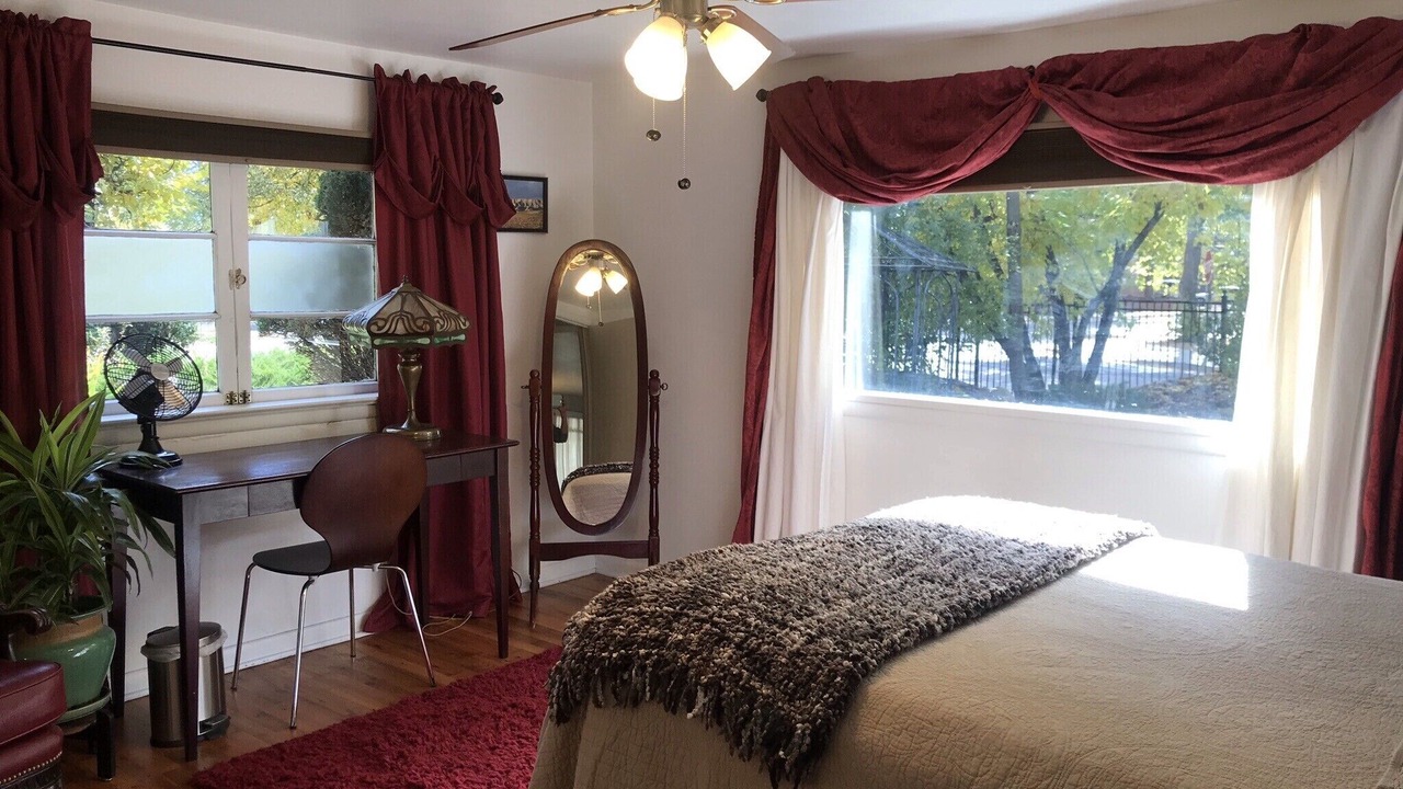 Photo of Bedroom in Broadmoor
