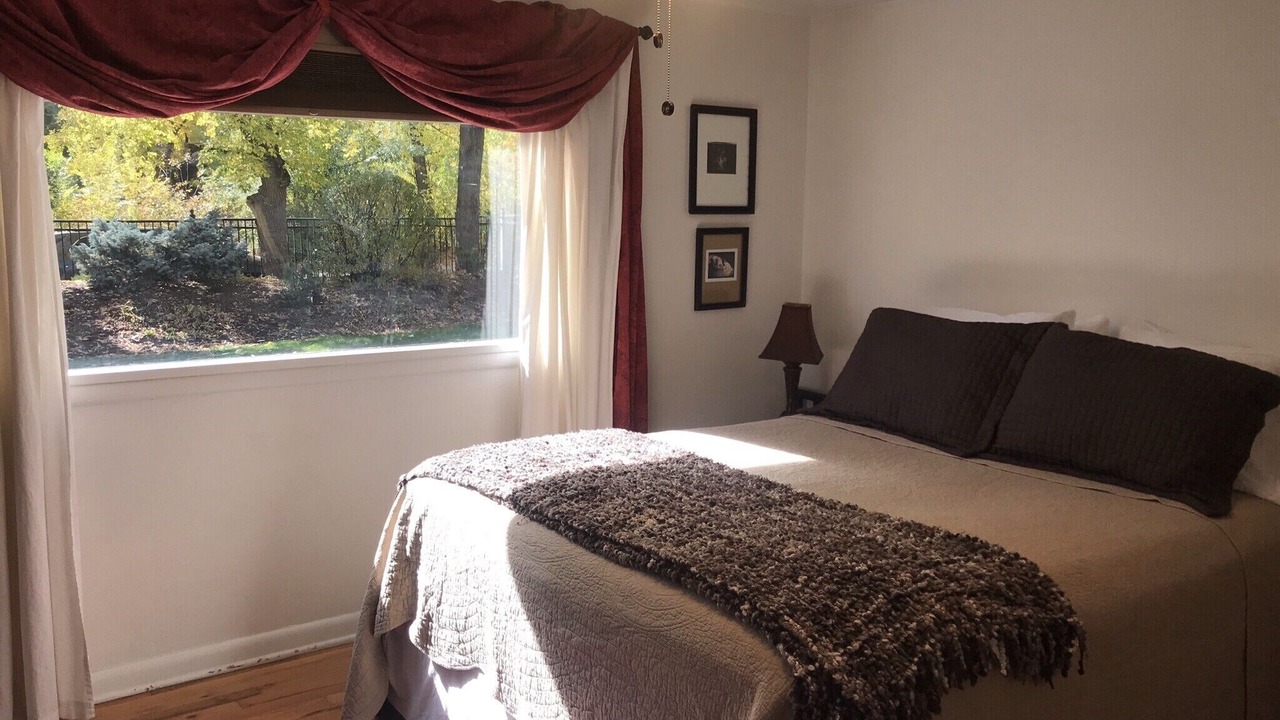 Photo of Bedroom in Broadmoor