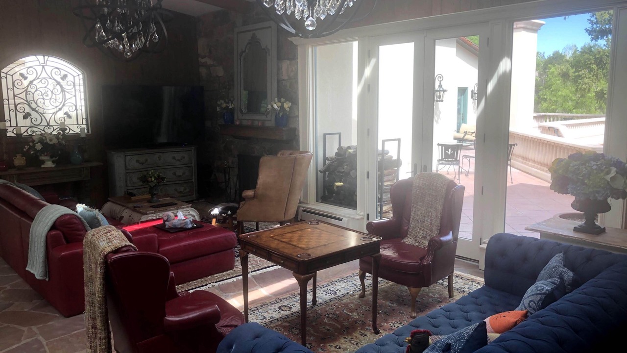 Photo of Livingroom in Broadmoor