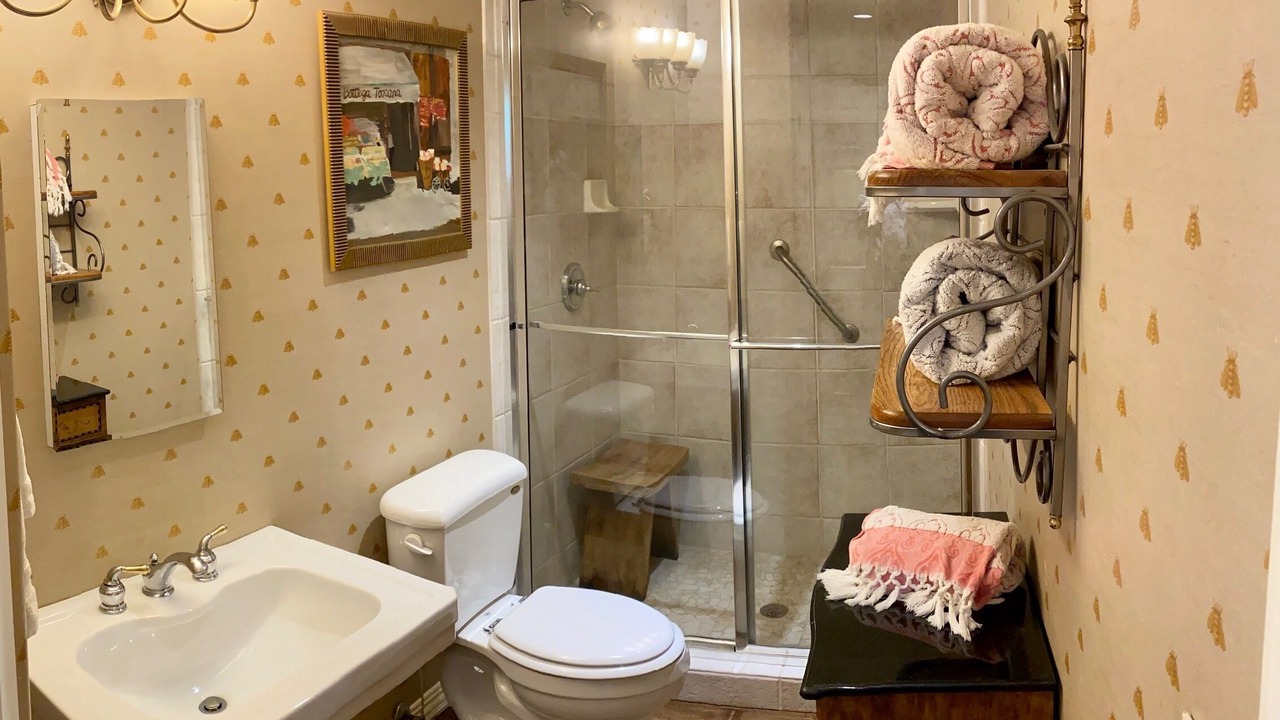 Photo of Bathroom in Broadmoor