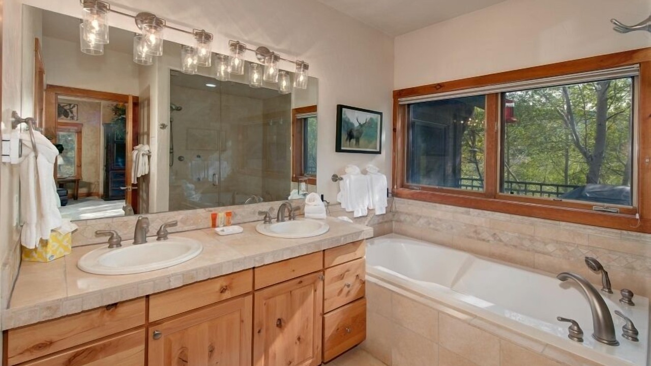 Photo of Bathroom in Three Peaks