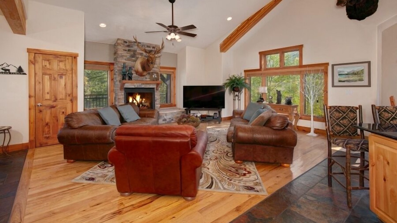 Photo of Livingroom in Three Peaks