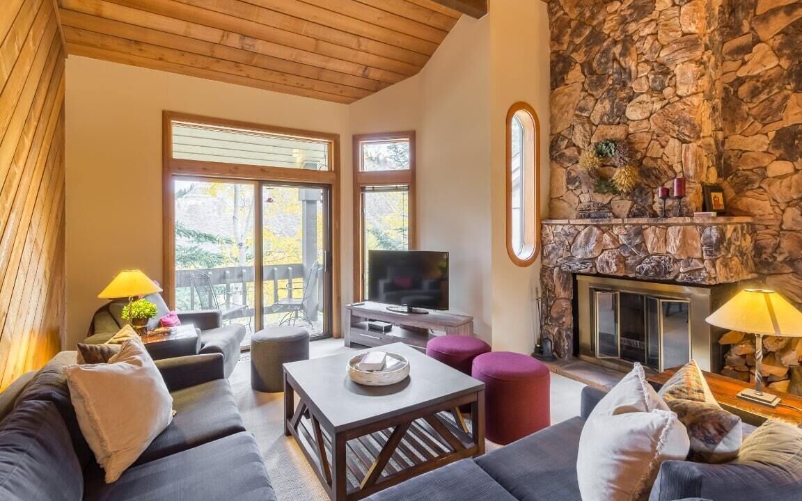 Photo of Livingroom in Avon
