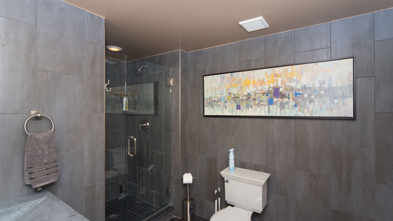 Photo of Bathroom in Auraria
