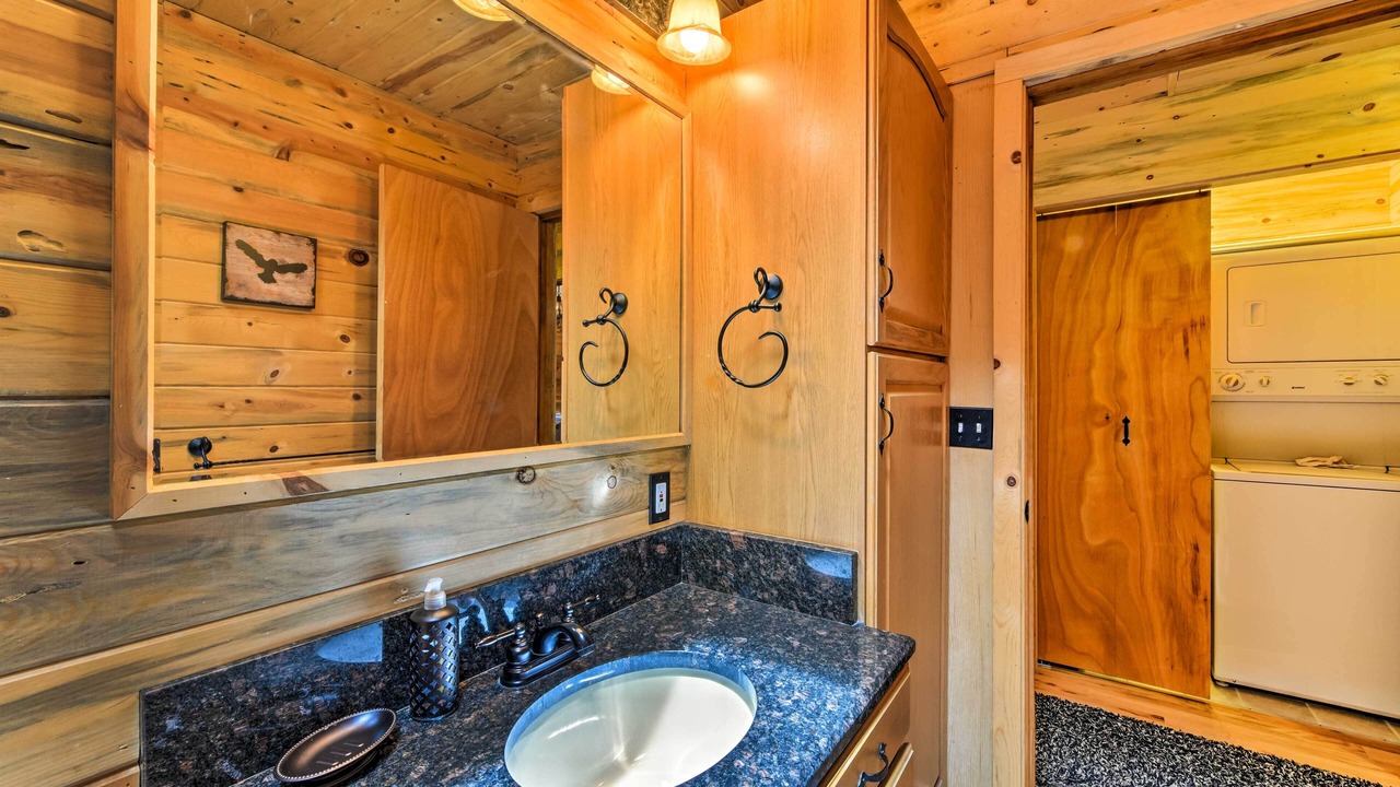 Photo of Bathroom in Indian Mountain