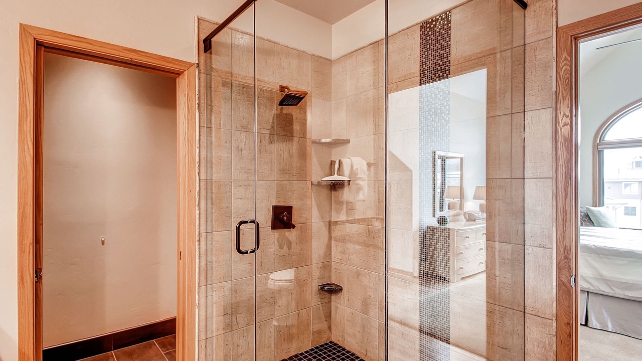 Photo of Bathroom in Four O'Clock