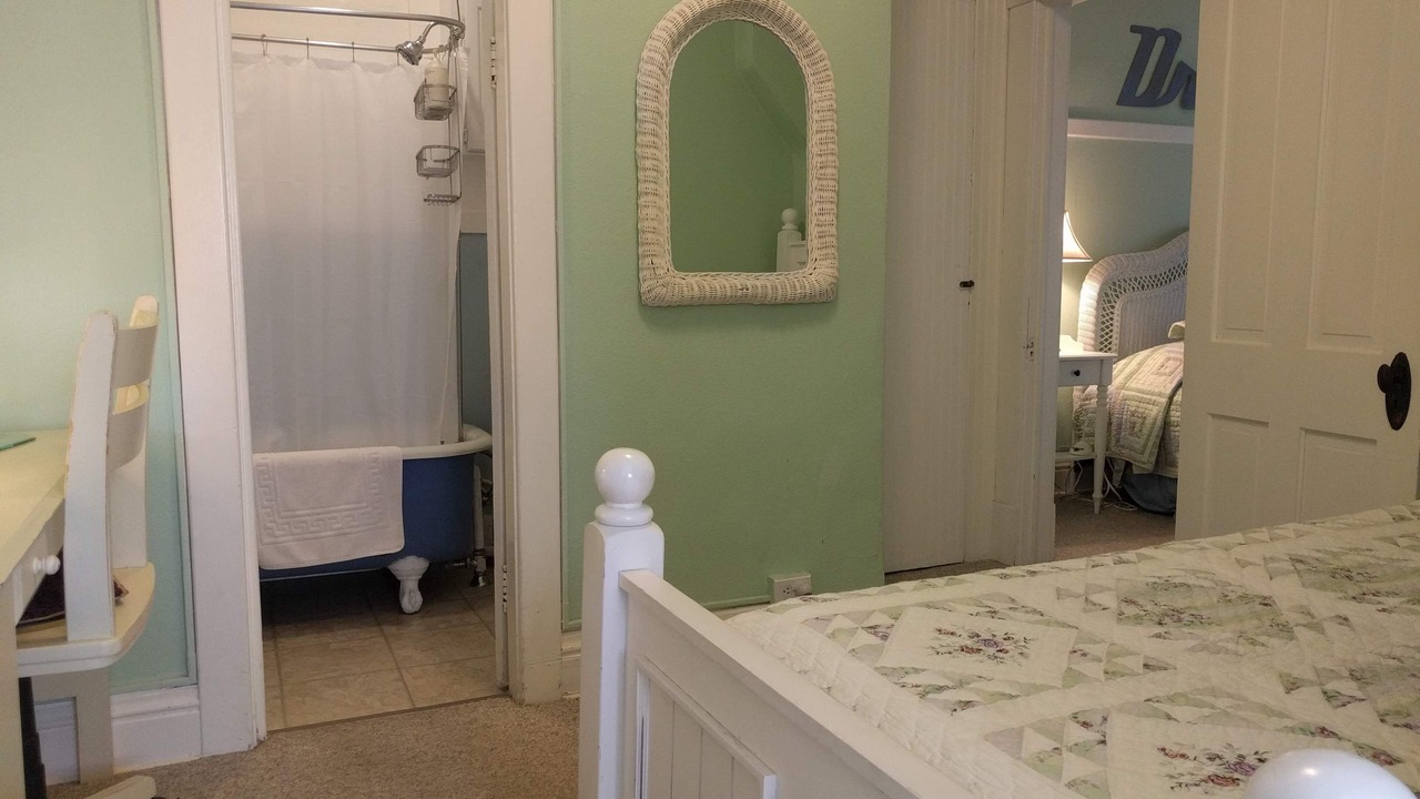Photo of Bedroom in Manitou Springs Historic District