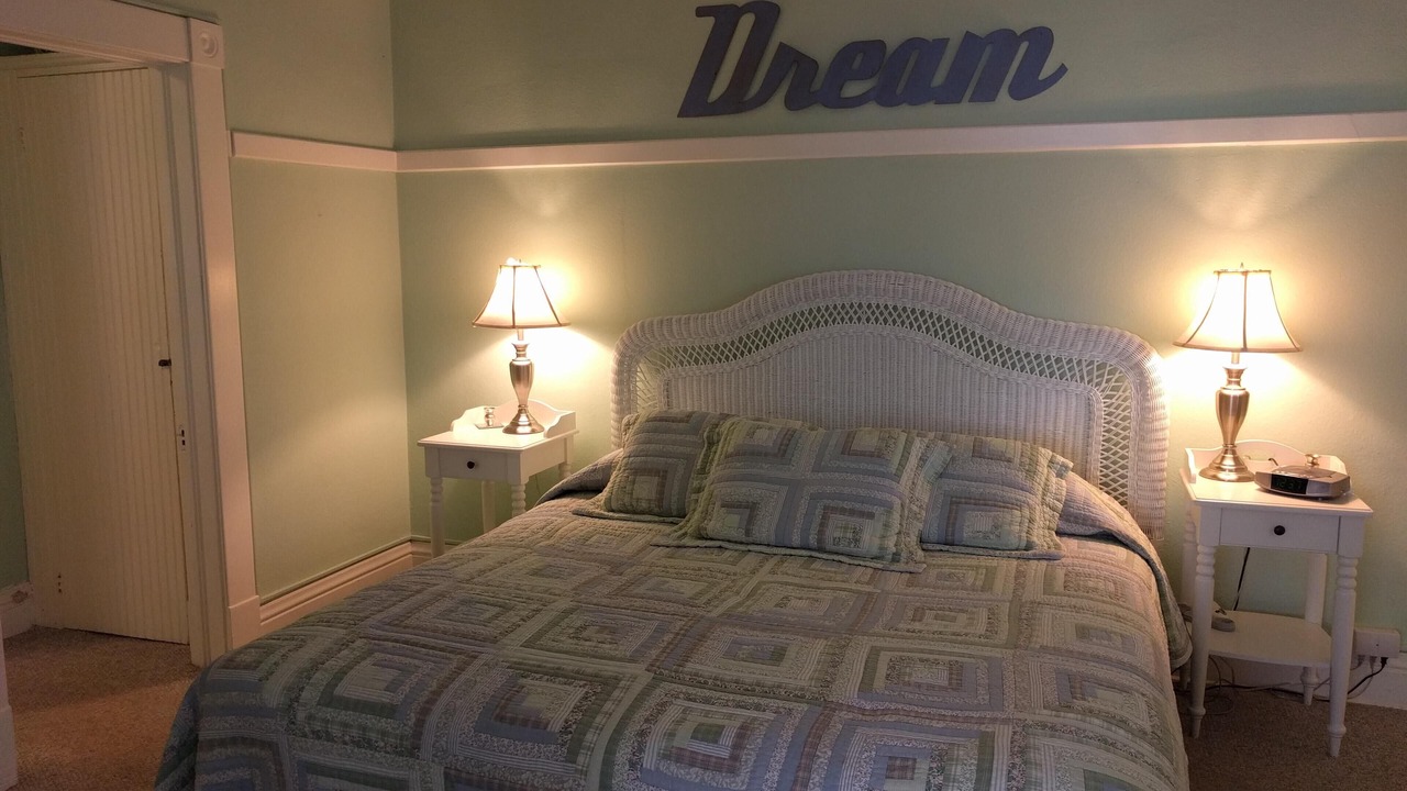Photo of Bedroom in Manitou Springs Historic District