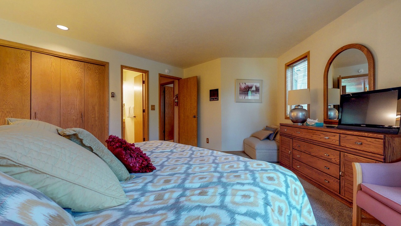 Photo of Bedroom in Mountain House