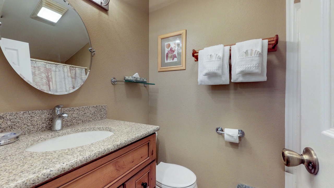 Photo of Bathroom in Four O'Clock