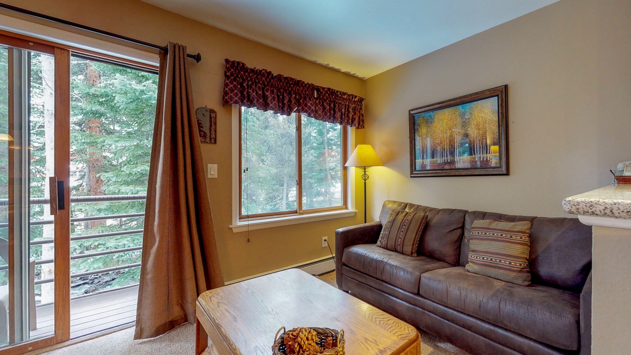 Photo of Livingroom in Four O'Clock