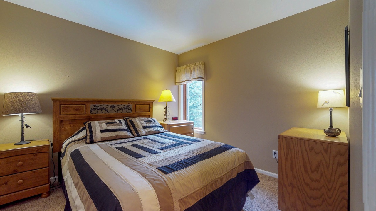 Photo of Bedroom in Four O'Clock