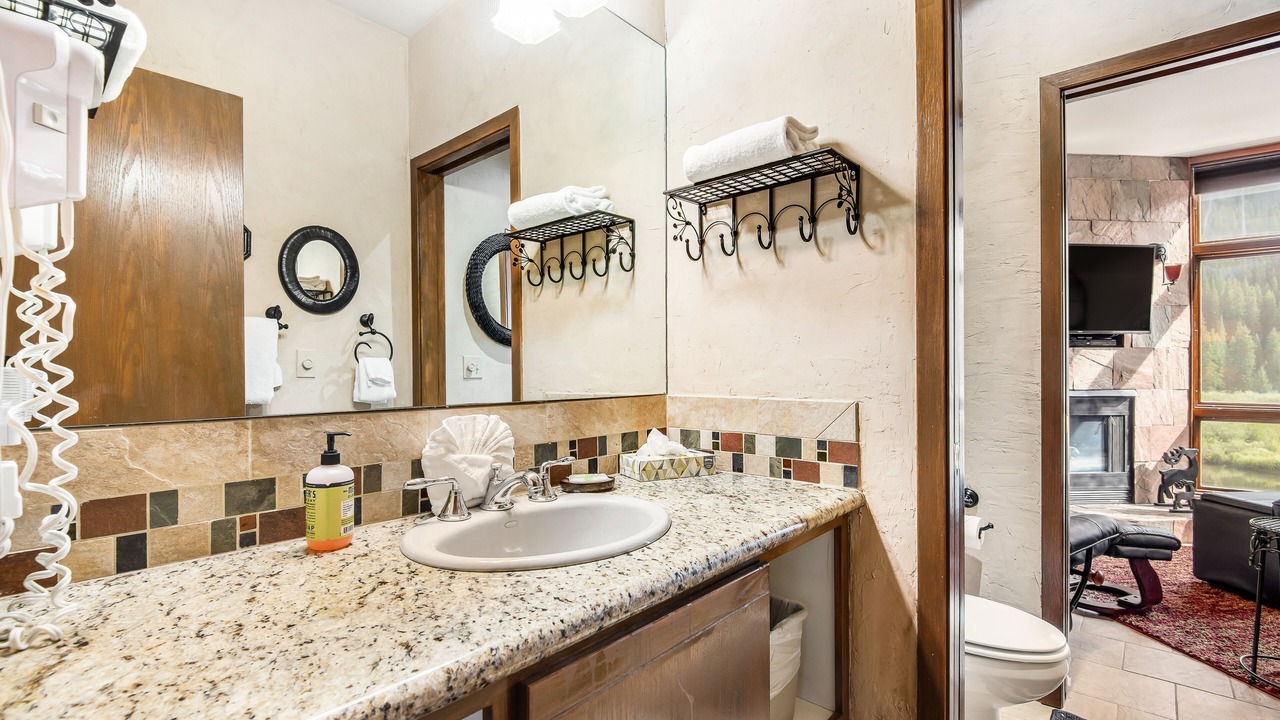 Photo of Bathroom in River Run