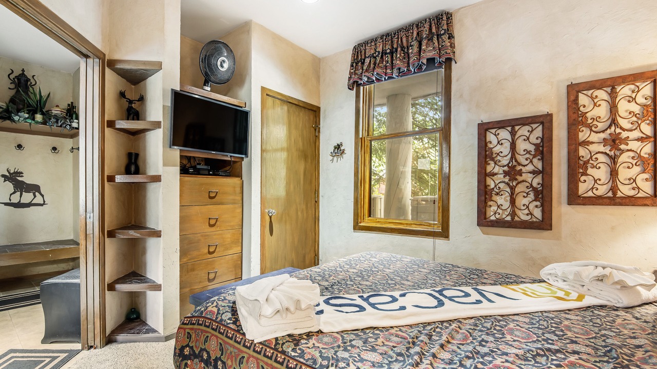 Photo of Bedroom in River Run