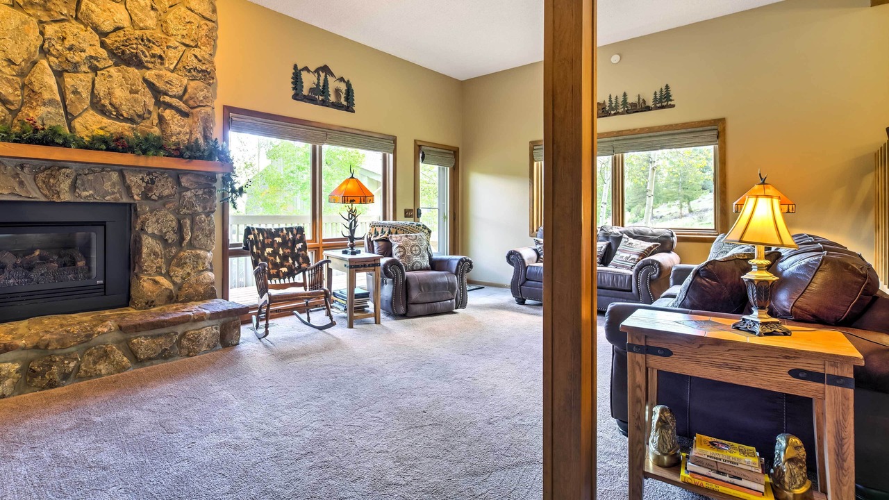Photo of Livingroom in Fall River Estates