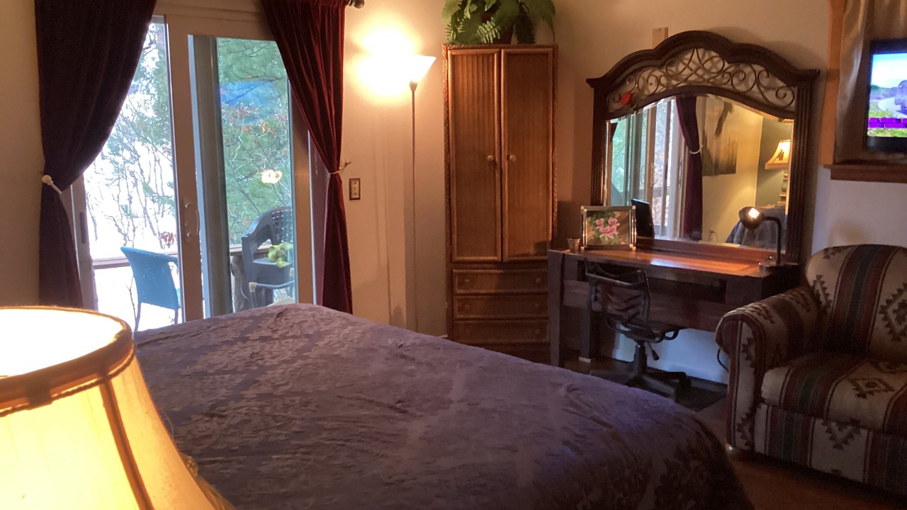 Photo of Bedroom in Cascade