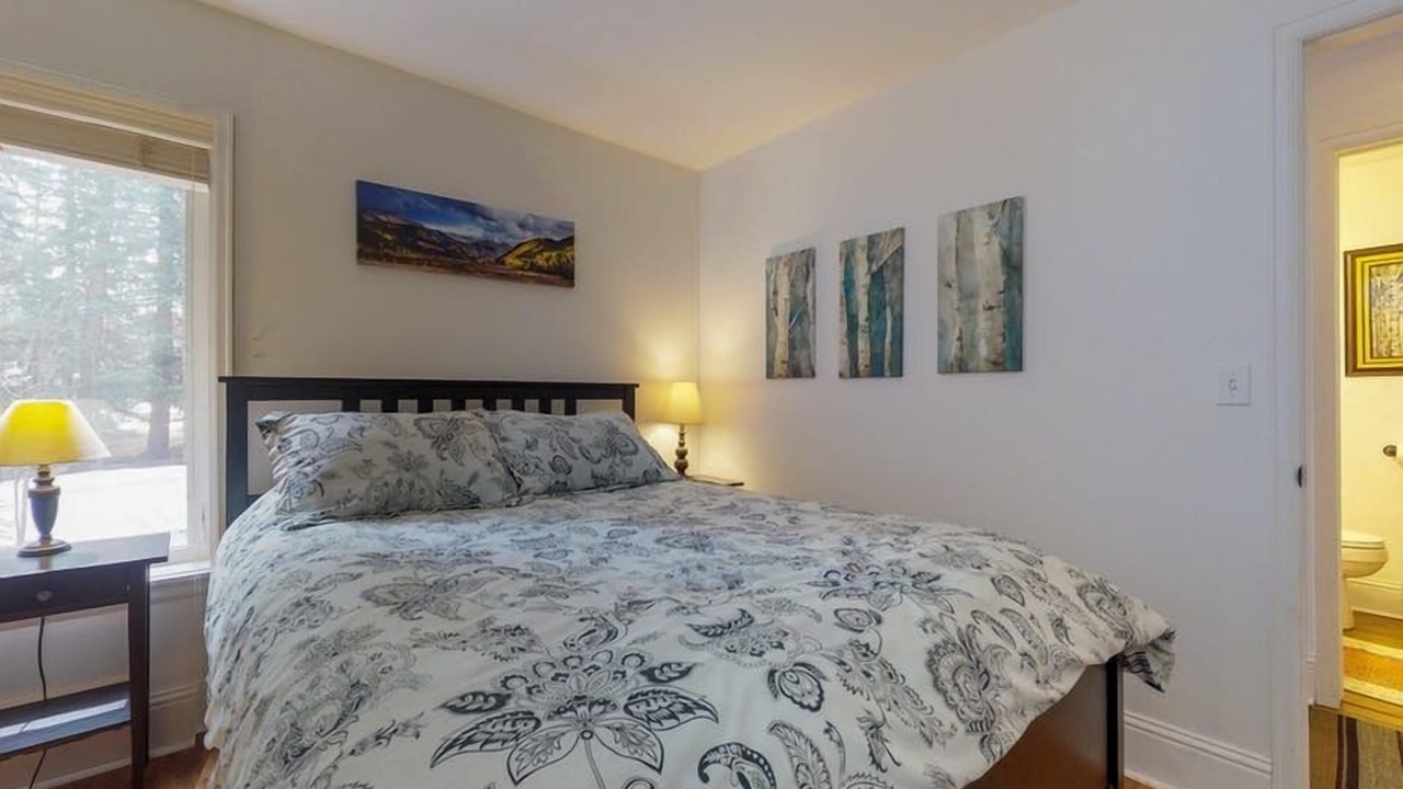 Photo of Bedroom in Four O'Clock