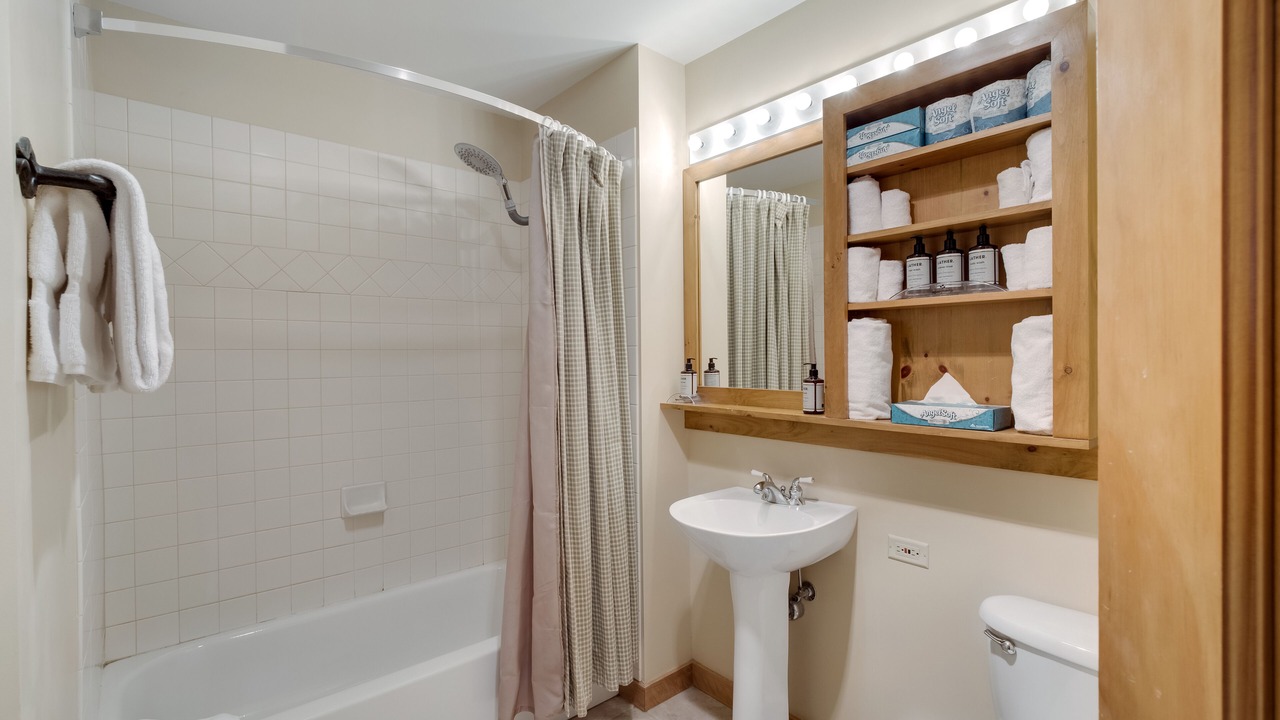 Photo of Bathroom in River Run