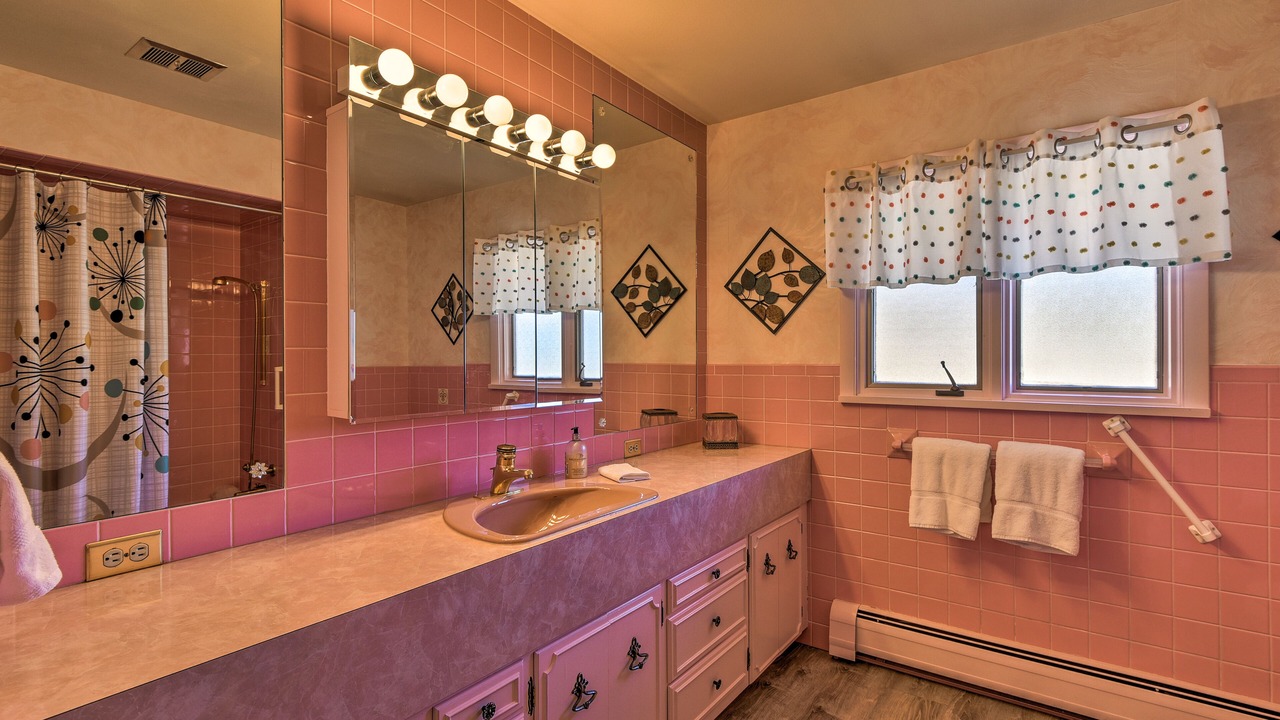 Photo of Bathroom in Stanley Hills
