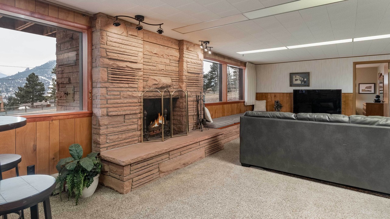 Photo of Livingroom in Stanley Hills