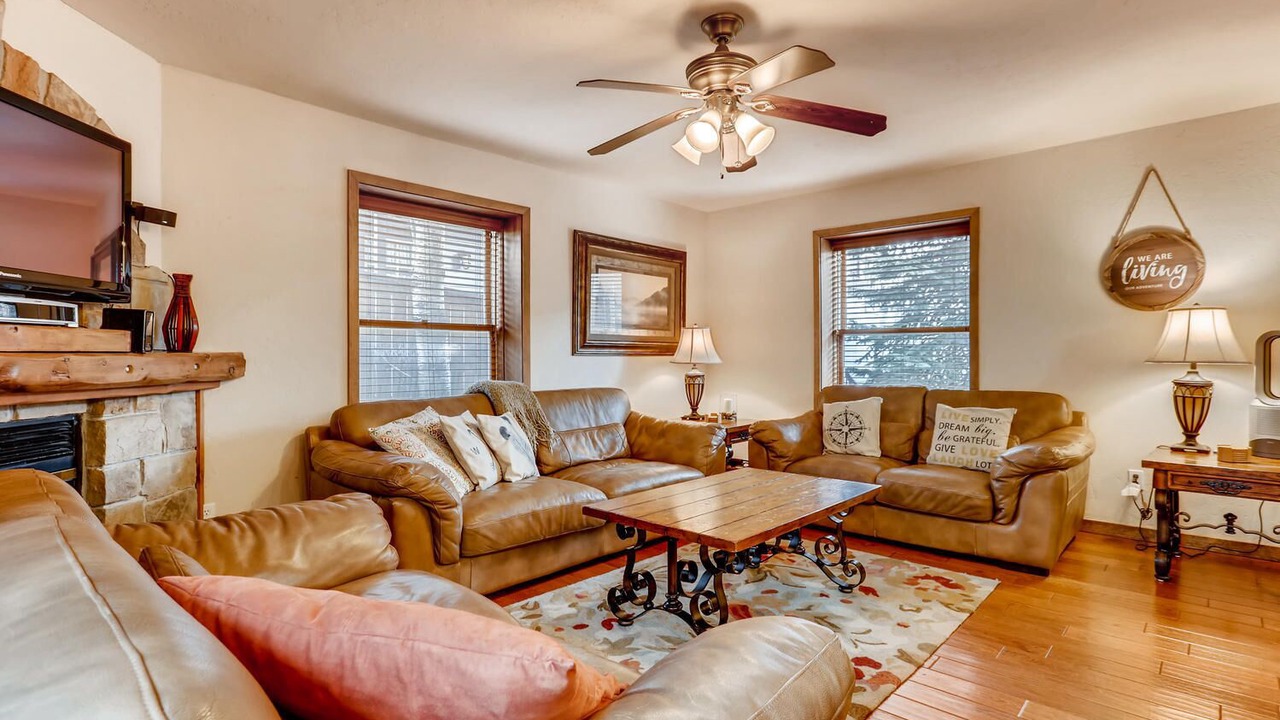 Photo of Livingroom in Historic District