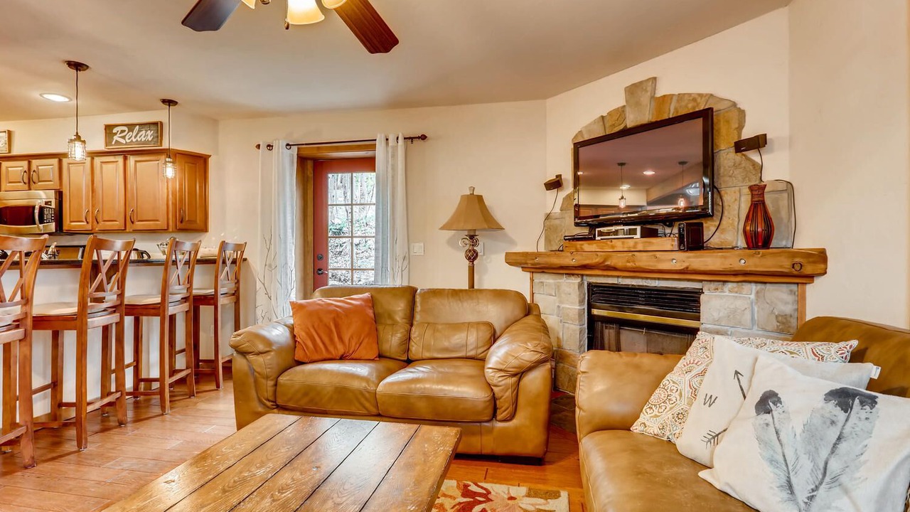 Photo of Livingroom in Historic District