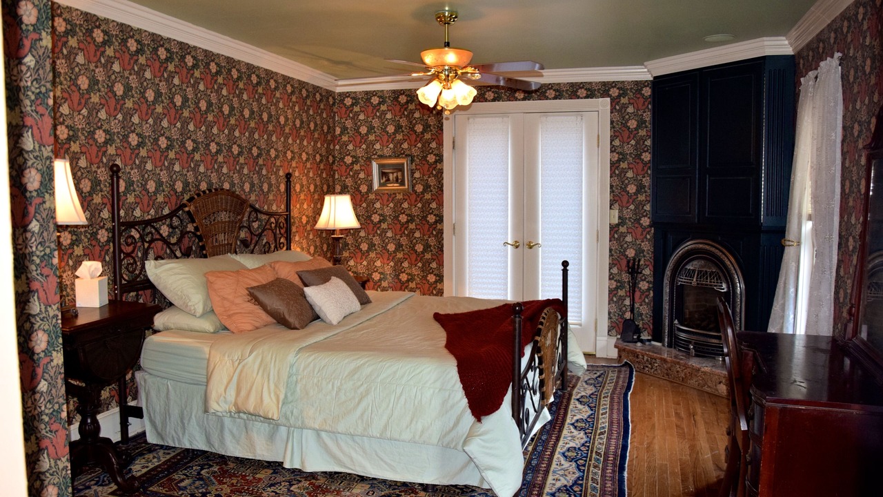 Photo of Bedroom in Historic District