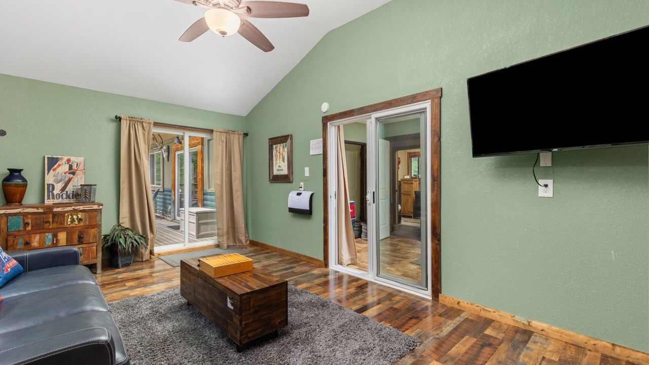 Photo of Livingroom in Black Hawk