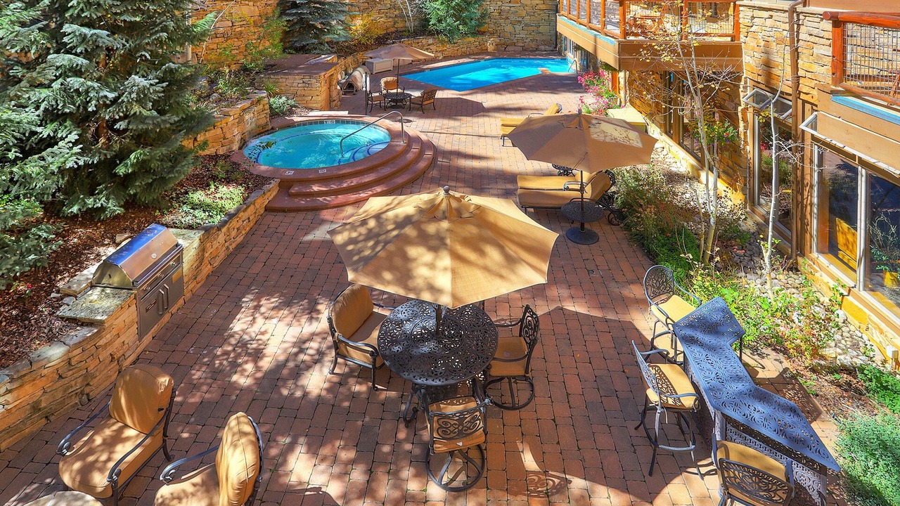 Photo of Outdoor in River Run