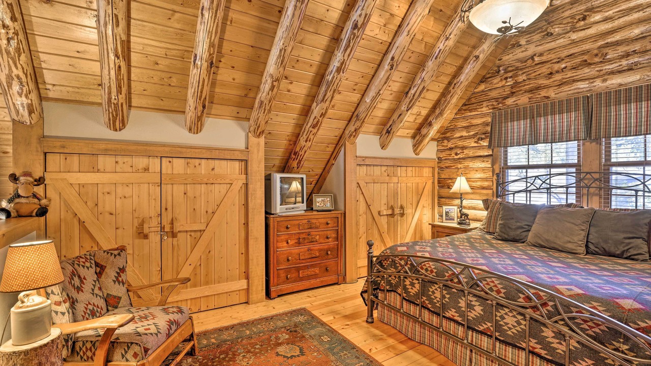 Photo of Bedroom in Blue River
