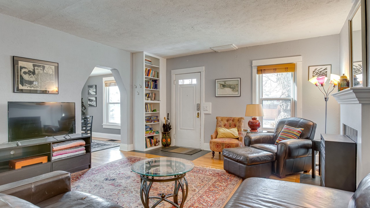 Photo of Livingroom in Platt Park